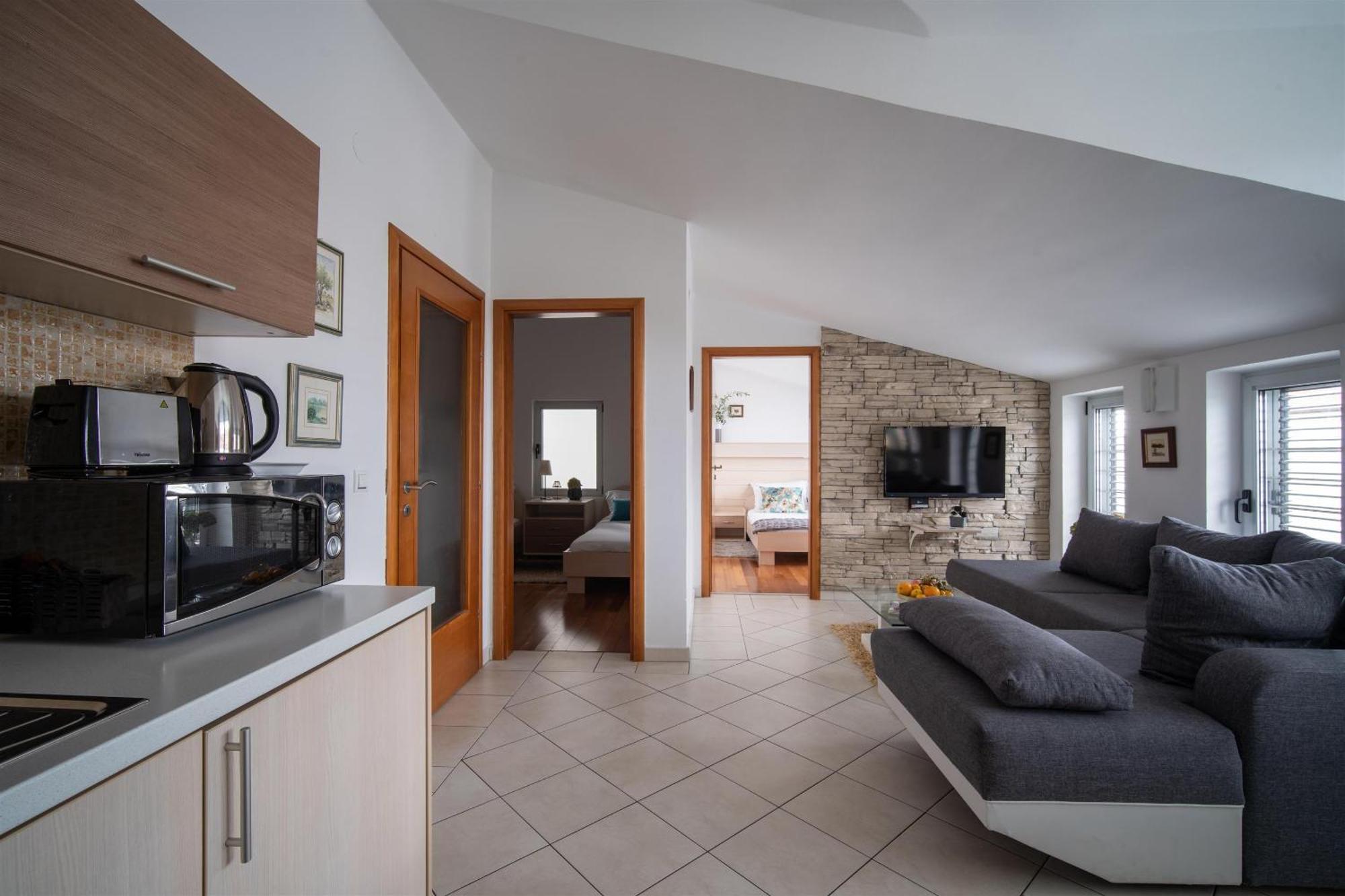 Apartments Valbruna Ровин Екстериор снимка