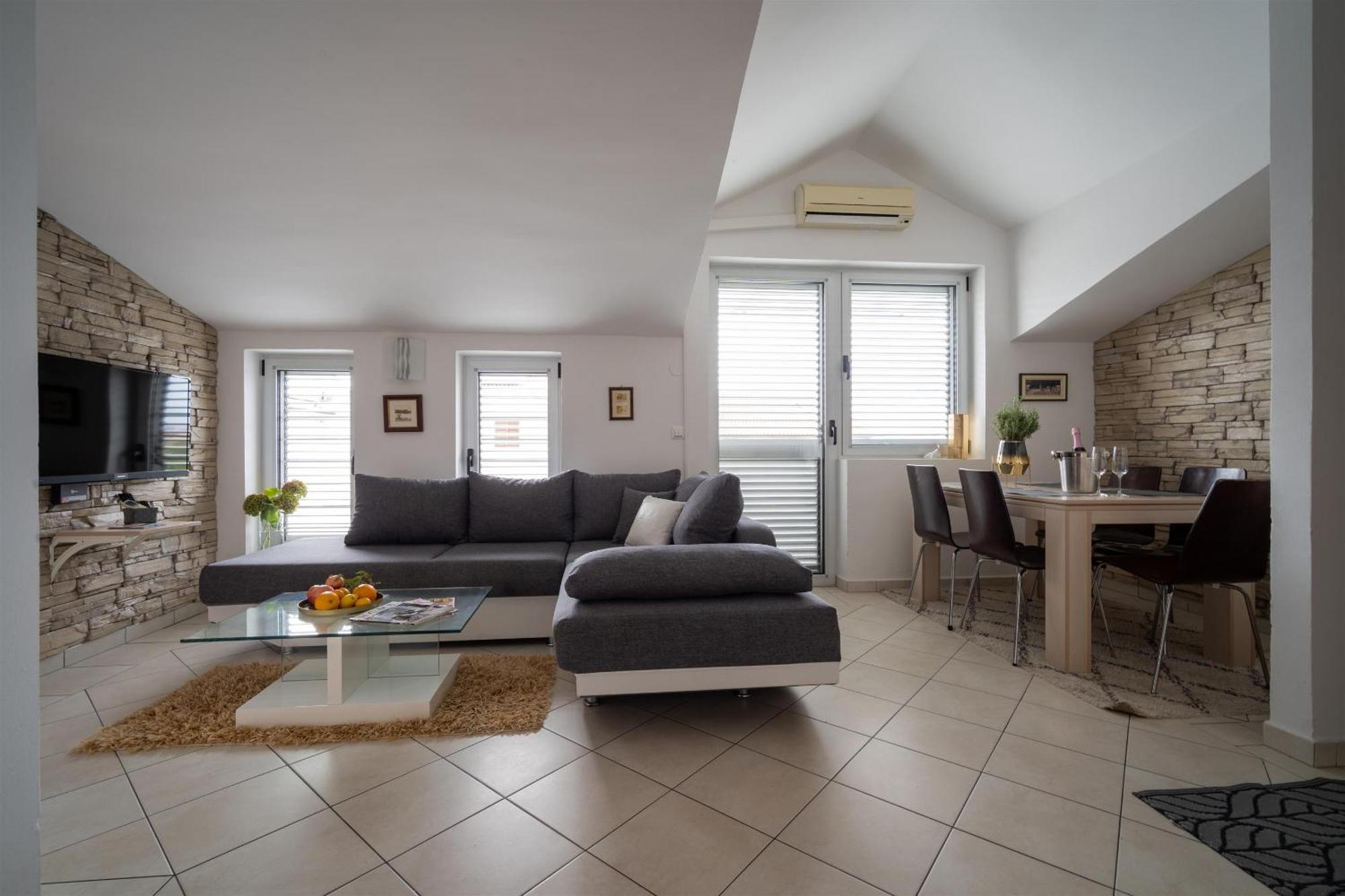Apartments Valbruna Ровин Екстериор снимка
