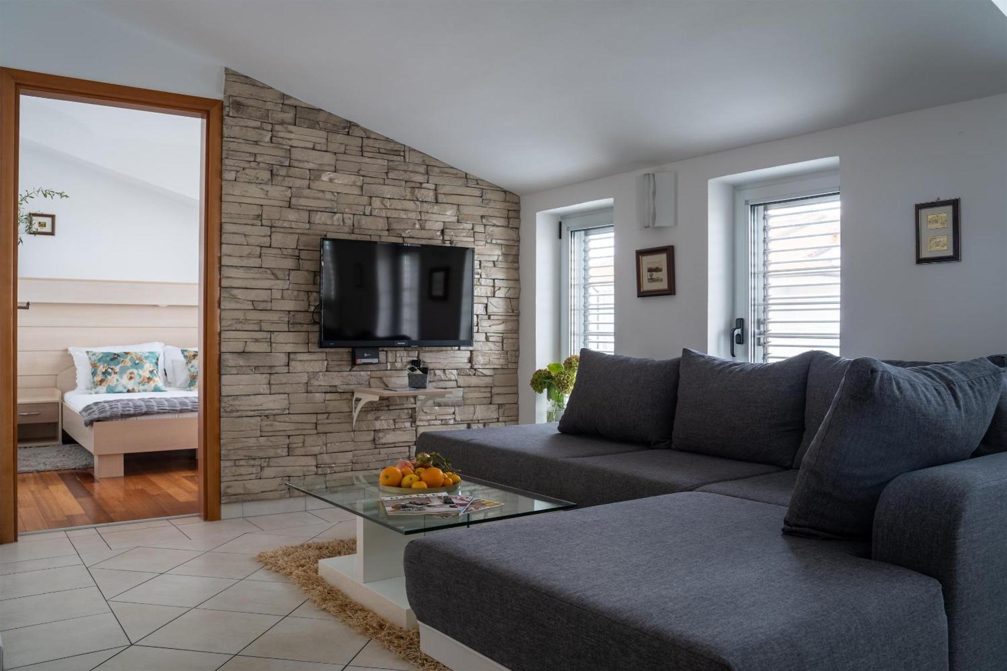 Apartments Valbruna Ровин Екстериор снимка