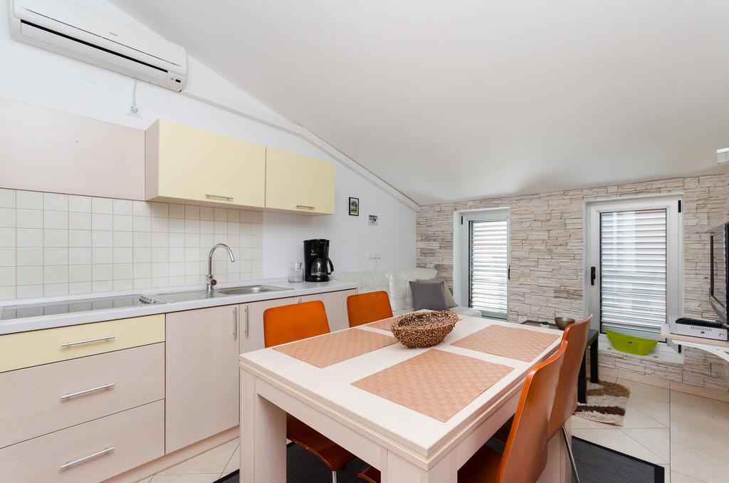 Apartments Valbruna Ровин Екстериор снимка